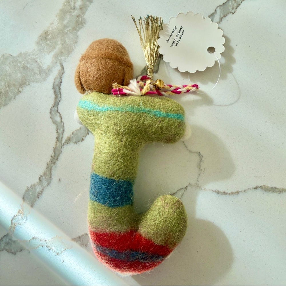 🦉 ANTHROPOLOGIE Letter J Monogram Forest Friends Felted Christmas Ornament - Picture 5 of 8
